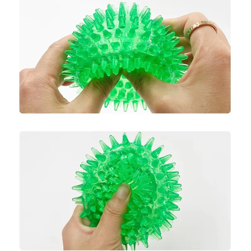 TPR Squeaky Spiked Dog Ball Ch - Spike Ball Game recension och pris